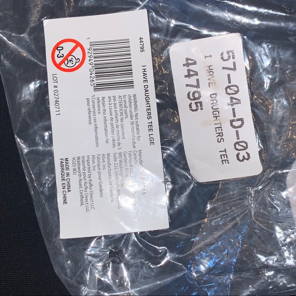 New in bag , tee “ I don’t scare easily, I have daughters”  Perfect for a gift L - Picture 4 of 4